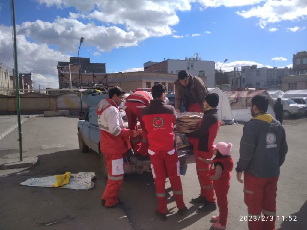 کمک‌های شرکت‌های گروه سرمایه‌گذاری «توکافولاد» به زلزله‌زدگان خوی