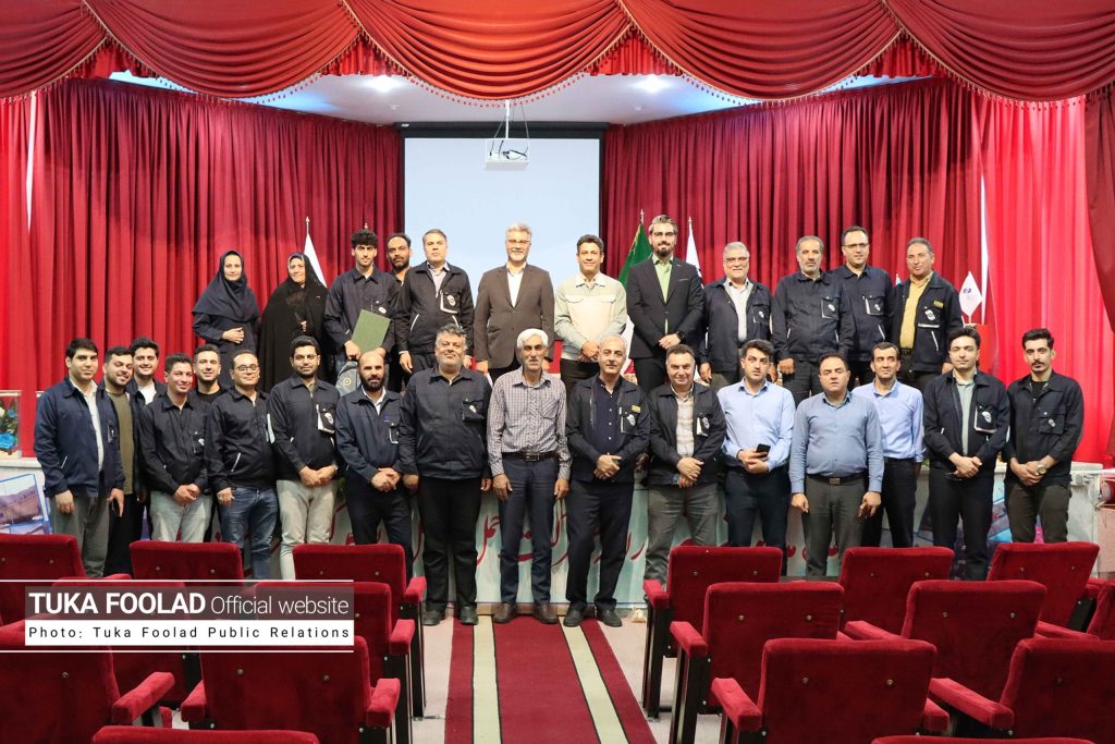 اکران خصوصی مستند «سرسخت» در شرکت حمل‌و‌نقل توکا سیاوش امیری